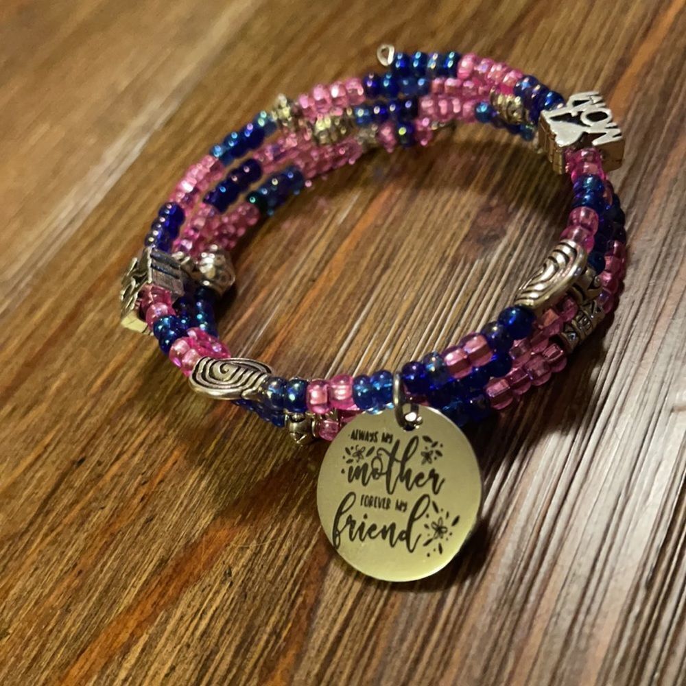 Mothers Day Beaded bracelet Handmade Hand‎ Crafted Pink Blue Memory Wire